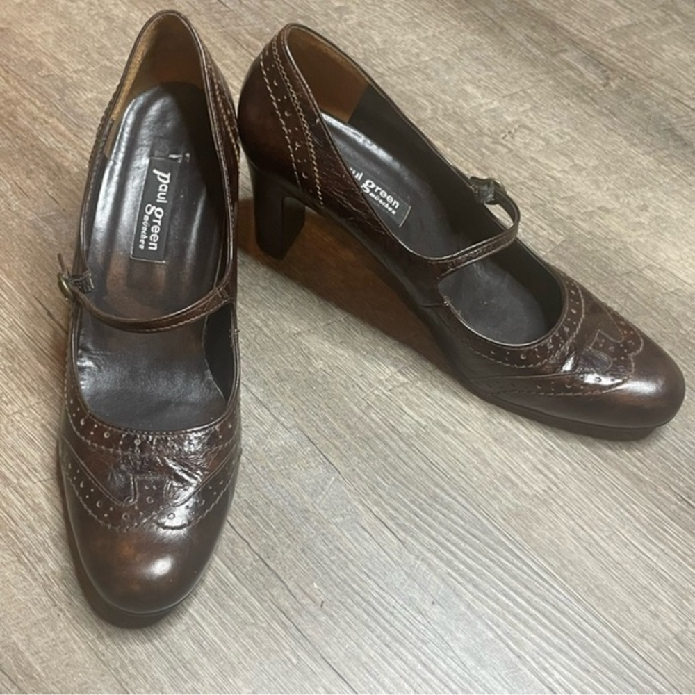 Paul green leather Mary Jane heels.